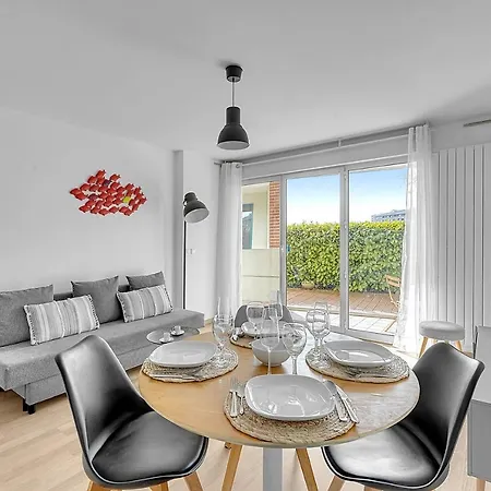 Apartment Pompon Sur La Garonne - Appt Avec Balcon Pour 2 *